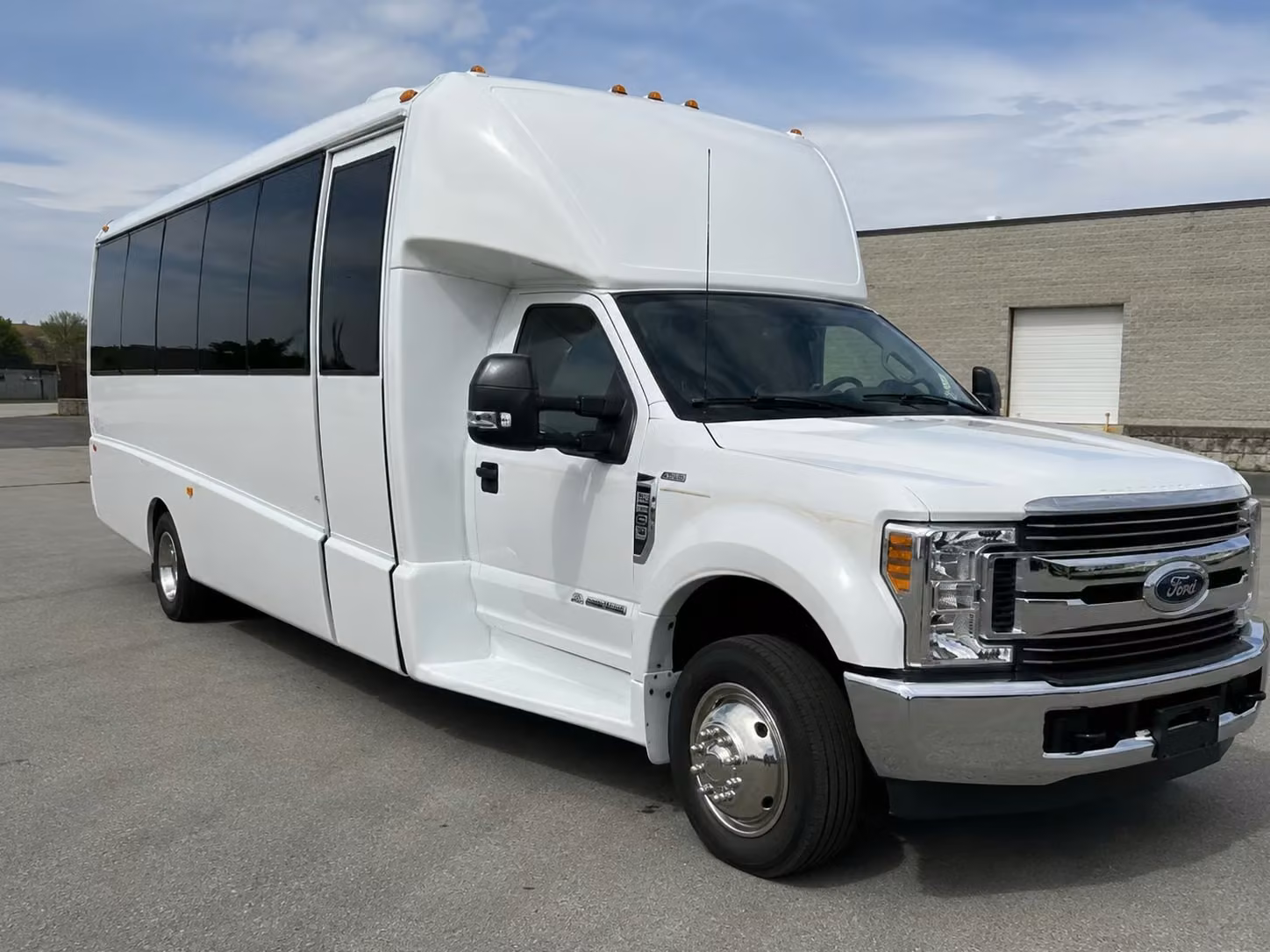18 passenger minibus